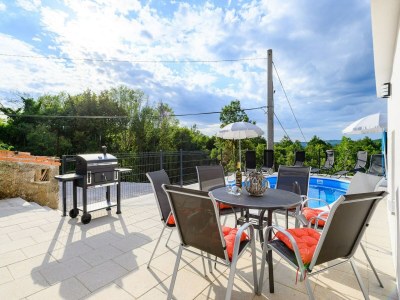 Apartment Spacious Apartment in Markoci - Outdoor photo 39