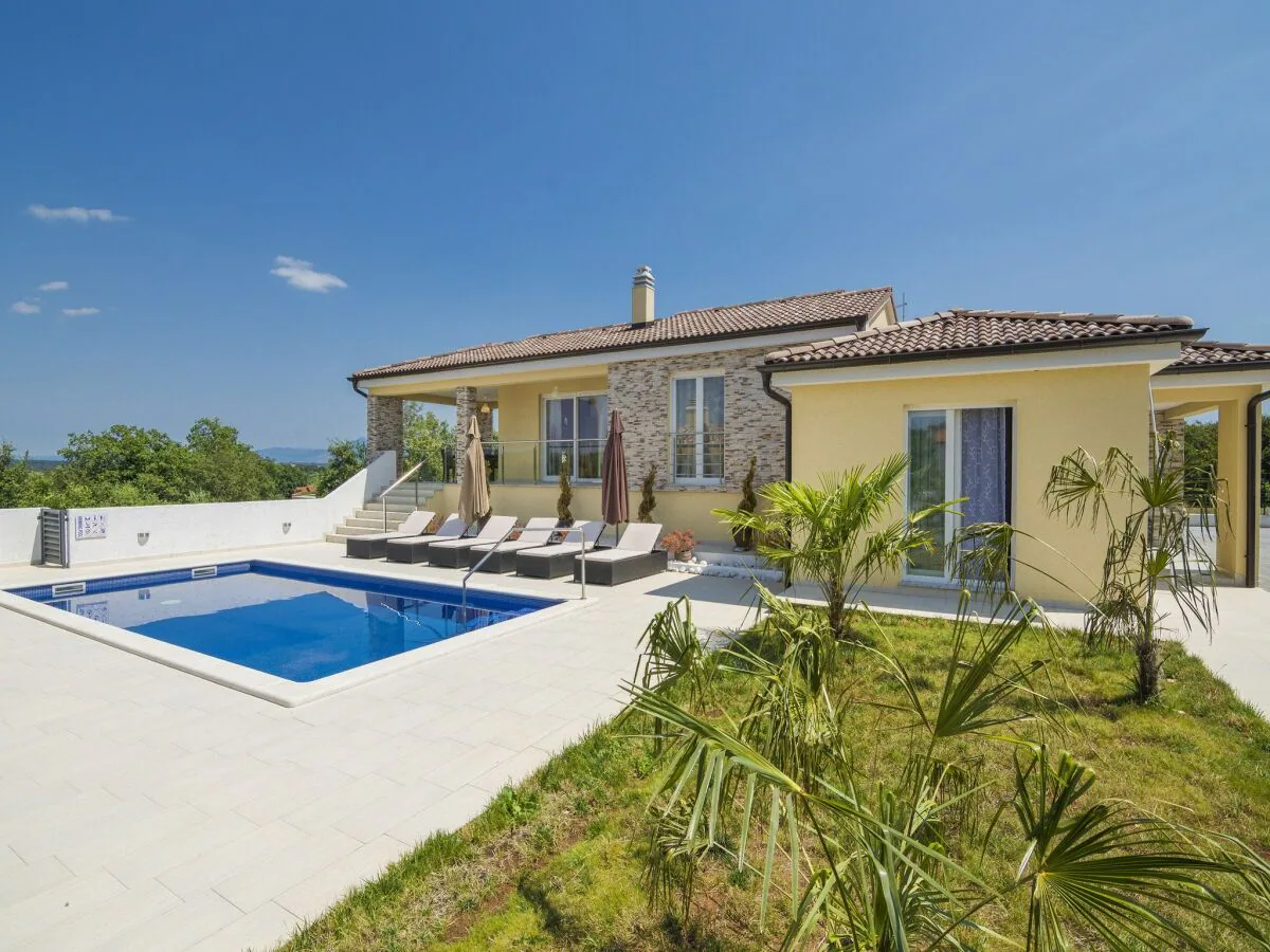 Villa Geräumige ländliche Villa mit Pool
