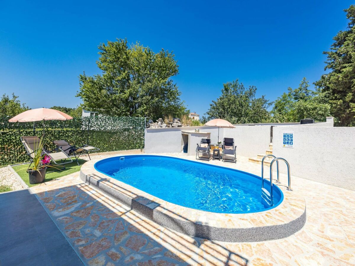 Villa Modernes Rscape mit Pool - Outdoor photo 5
