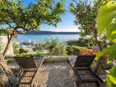 Apartment Studio in Rab near Sandy Beach - Outdoor photo 8