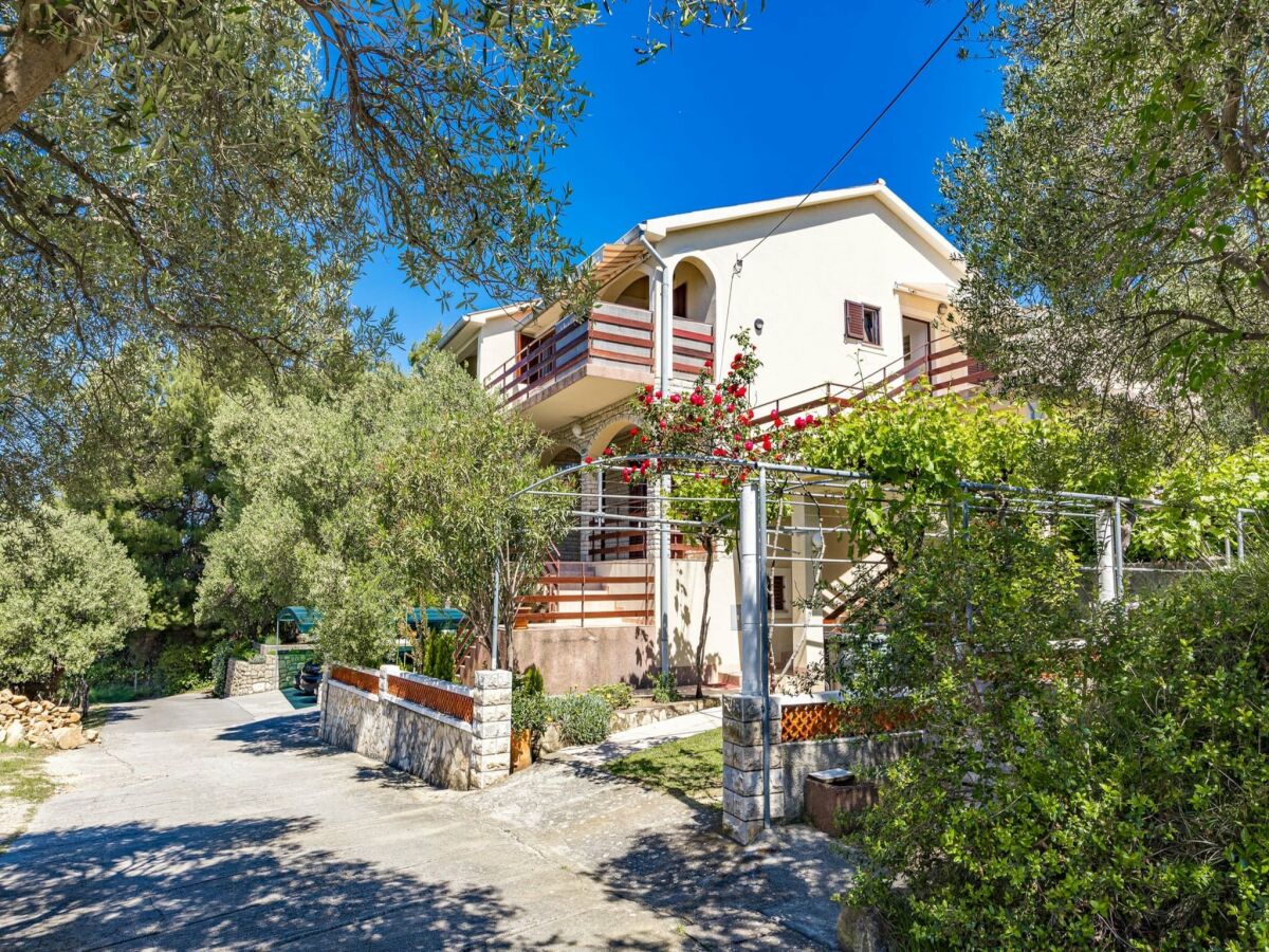 Apartment Apartment in Supetarska Draga near Sandy Beach - Outdoor photo 5