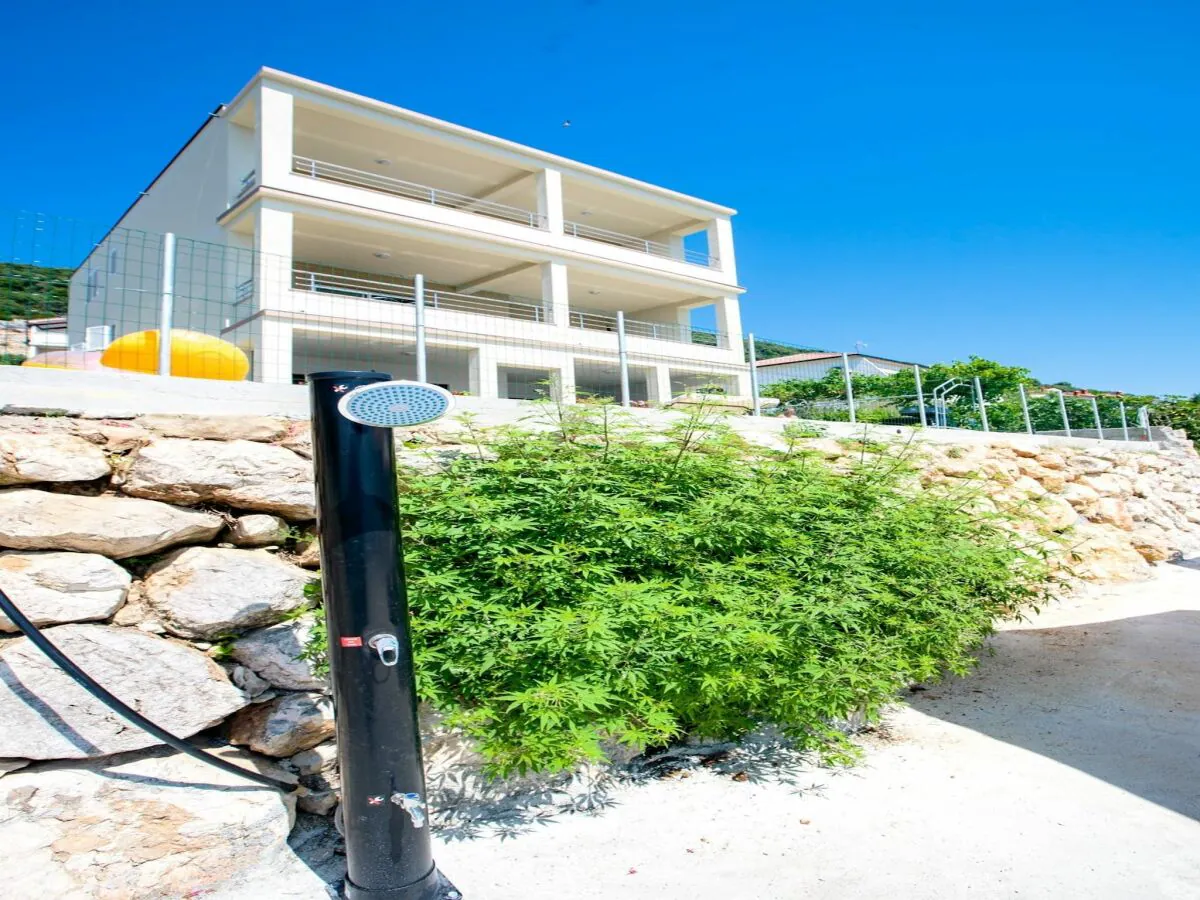 House boat Apartment in Supetarska Draga by the Beach