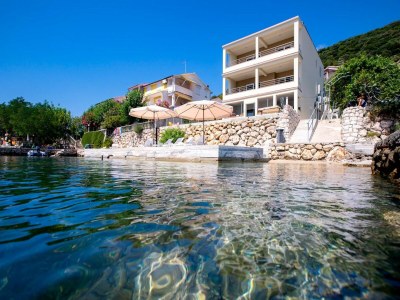 House boat Apartment in Supetarska Draga by the Beach - Outdoor photo 3