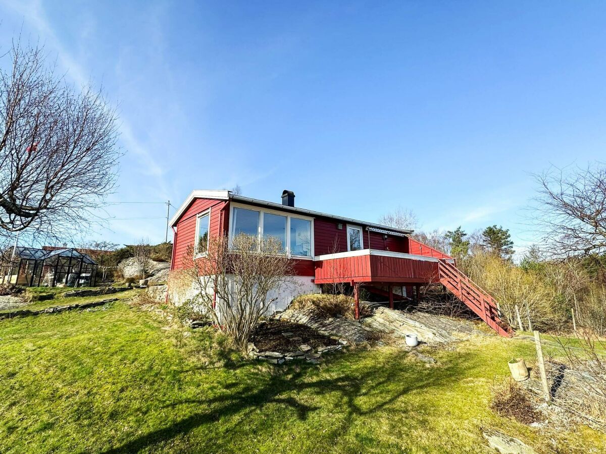 Holiday house 6 person holiday home in KLOKKARVIK