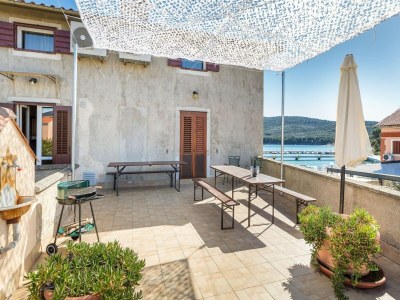 Apartment Apartment in Cres near Old Town & Beach - Outdoor photo 9
