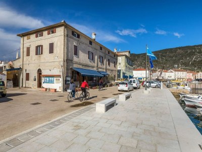 Apartment Apartment in Cres near Old Town & Beach - Outdoor photo 15
