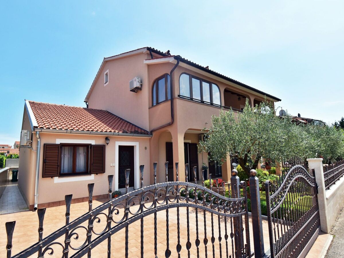 Apartment Wohnung in Pula nahe Hidrobaza Strand