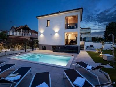 Villa Villa in Štinjan nahe Hidrobaza Strand - Outdoor photo 2