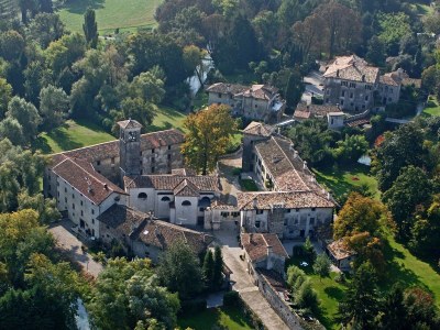 Holiday house "Rambaldo" with garden in castle - Outdoor photo 2
