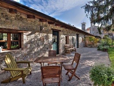 Holiday house "Rambaldo" with garden in castle - Outdoor photo 5