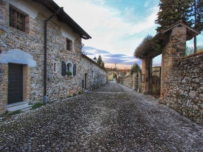 Holiday house "Rambaldo" with garden in castle - Outdoor photo 8