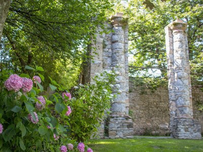 Holiday house "Rambaldo" with garden in castle - Outdoor photo 14