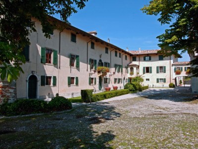 Holiday house "Rambaldo" with garden in castle - Outdoor photo 16