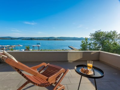 Villa Villa in Turanj mit Meerblick - Outdoor photo 8