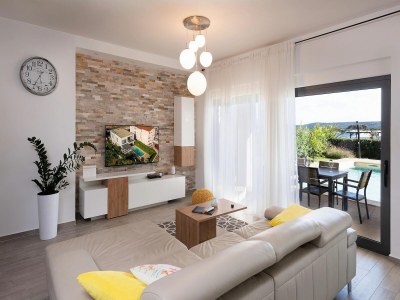 Villa Villa in Turanj mit Meerblick - Features photo 31