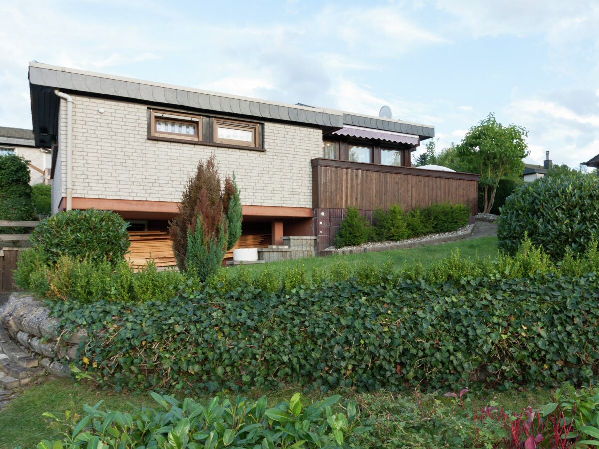 Holiday house Ruhiger Bungalow am Hennesee mit Terrasse