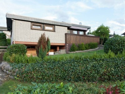 Holiday house Ruhiger Bungalow am Hennesee mit Terrasse in High Sauerland - Holiday house