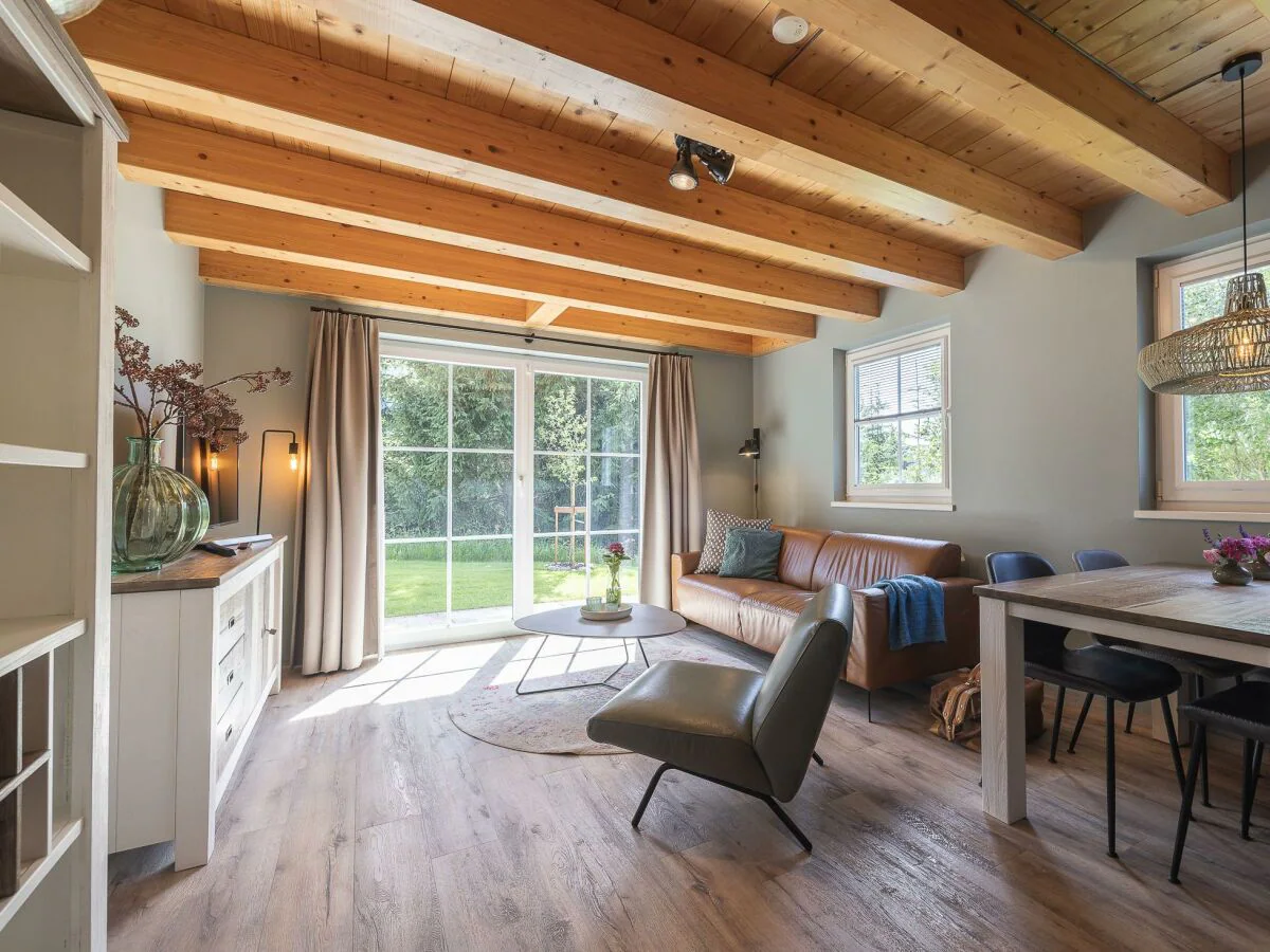 Apartment 3-Zi. FeWo im freistehenden Chalet+ Terrasse