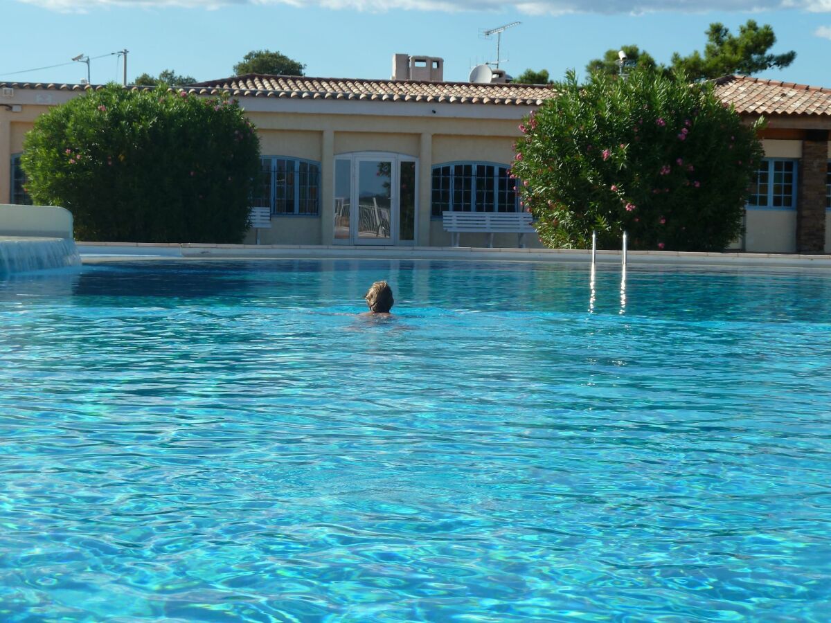 Holiday house Holiday Home in Fréjus with Pool & Tennis - Outdoor photo 4