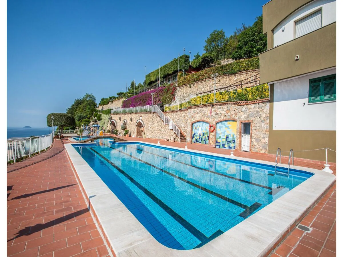 Apartment Klassisches Appartement in Pietra Ligure - Outdoor photo 2
