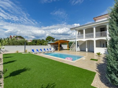 Villa Entspannende Villa in der Nähe von Porec mit Pool - Outdoor photo 11