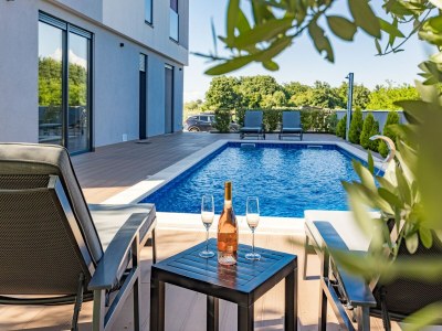 Villa Villa mit Pool, Spielzimmer, Garten - Outdoor photo 12