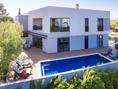Villa Villa mit Pool, Spielzimmer, Garten - Outdoor photo 19