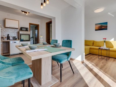 Apartment Tastefully designed apartment in Karlobag - Features photo 17