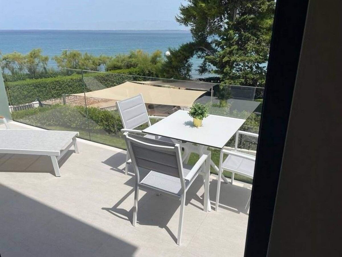 Apartment Charmante Wohnung mit einem Schlafzimmer in Ugljan - Outdoor photo 4
