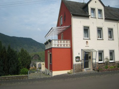 Holiday house Holiday home in the Eifel with balcony - Outdoor photo 3