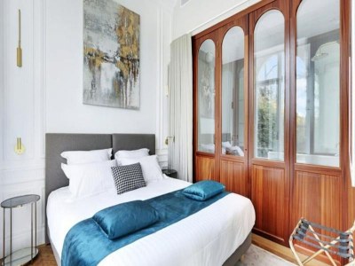 Apartment Maison Labruyère – Royal Garden Suite - Features photo 15
