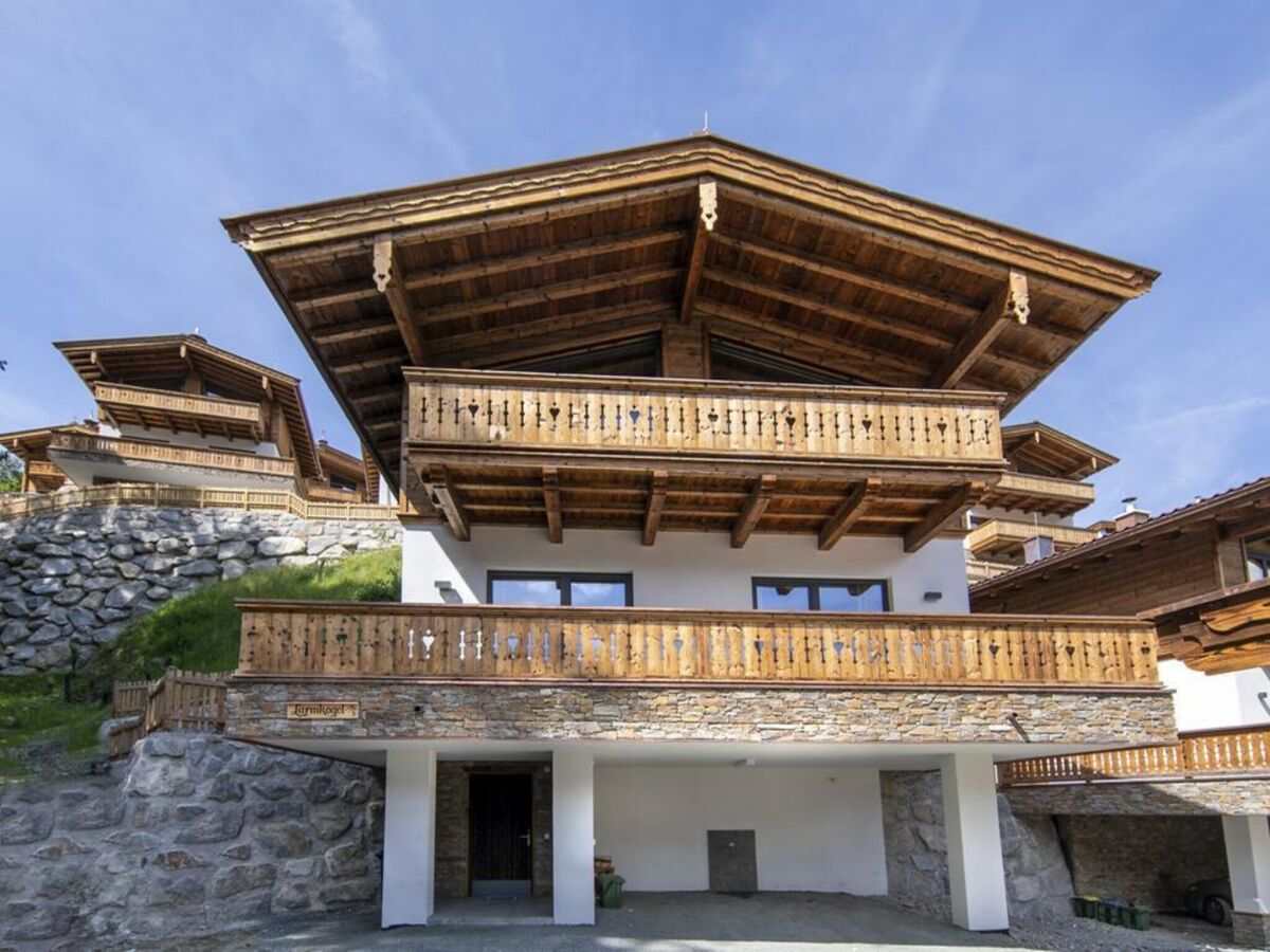 Holiday park Chalet near Slopes, Sleeps 6