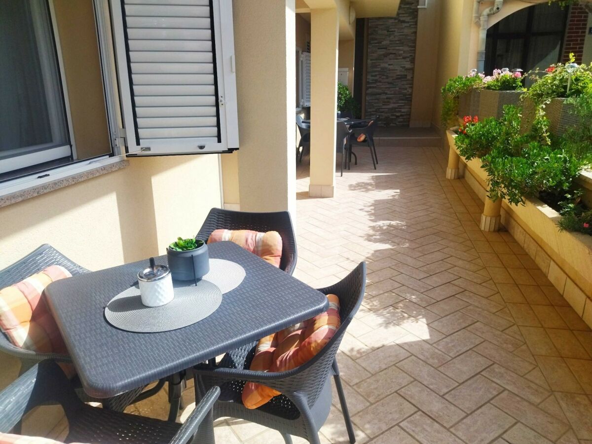 Apartment Charming One Bedroom Apartment Povljana - One Bedroom Apartment
