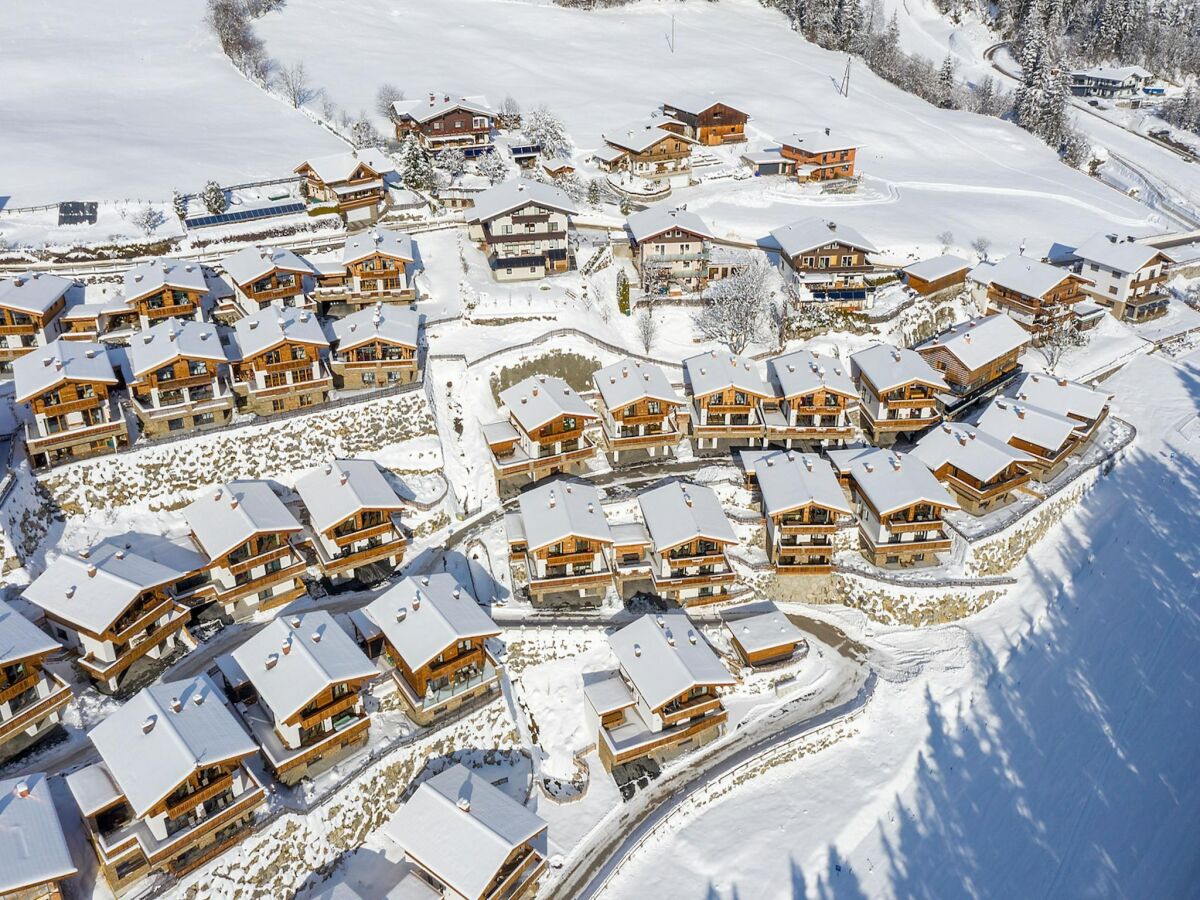 Holiday park Chalet in Neukirchen near Wildkogel Ski Arena - Outdoor photo 5