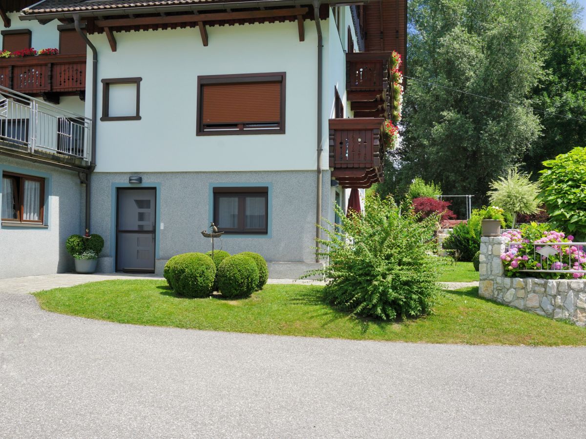 Holiday apartment Guesthouse in Wiesengrund Top 2 - Outdoor photo 5