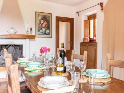 Villa Holiday Home in Tuscany with Stunning Views - Features photo 17