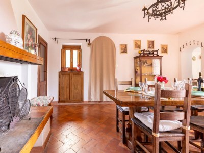 Villa Holiday Home in Tuscany with Stunning Views - Features photo 19