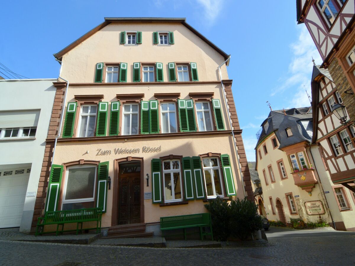 Holiday house Bemerkenswertes Ferienhaus in Ürzig - Outdoor photo 2