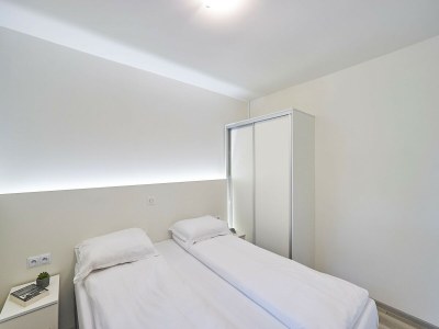 Holiday park Holiday Home in Mauroux with Pools & Vineyards - Features photo 12