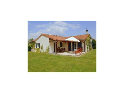 Holiday park Villa in France with Pool and Private Garden in Deux-Sèvres - Holiday park