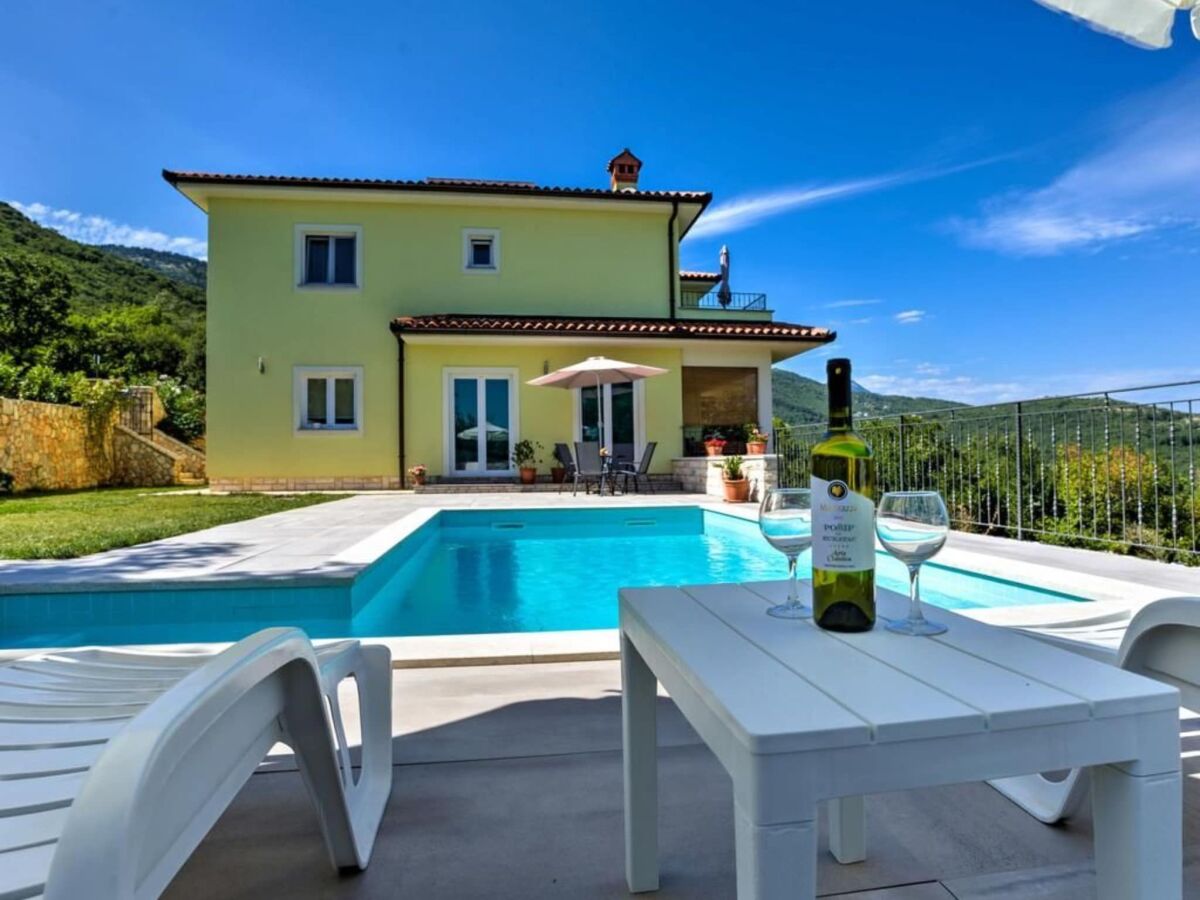 Apartment Wonderful Brsec Apartments with Sea View and Shared Pool - Comfort One Bedroom Apartment