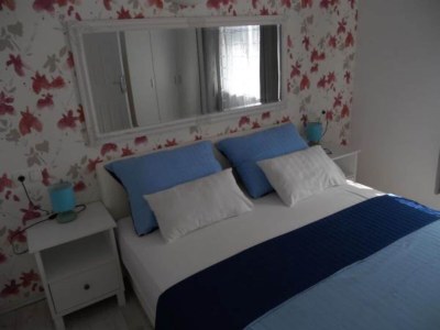 Apartment Apartments Dea & Paula - Classic Two Bedroom Apartment with Terrace - Features photo 17