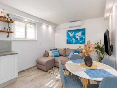 Apartment Two Bedroom Apartment with Terrace - Features photo 9