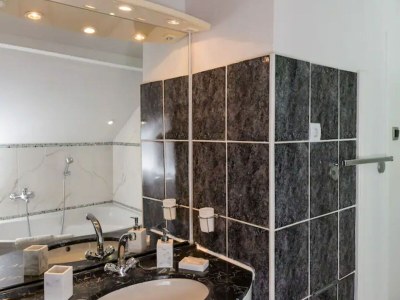 Apartment Double Room with Old town view - Features photo 27