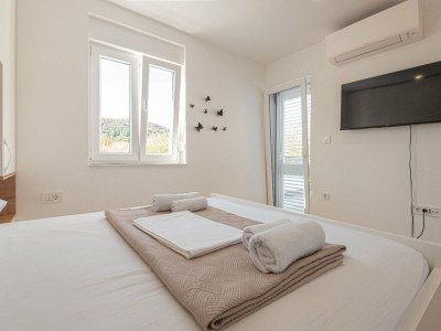 Holiday house Holiday Home Iva - Three Bedroom Holiday Home - Features photo 11