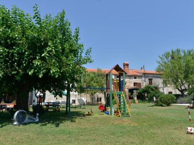 Holiday house Three Bedroom Holiday Home with Private Pool in Pinezići - Holiday house