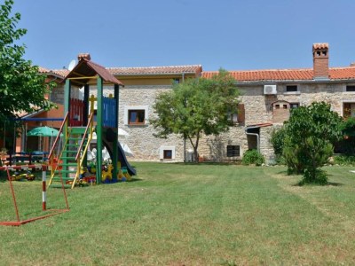 Holiday house Three Bedroom Holiday Home with Private Pool - Outdoor photo 3