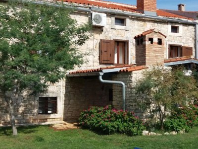 Holiday house Three Bedroom Holiday Home with Private Pool - Outdoor photo 4