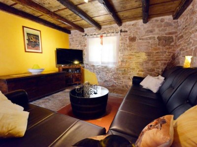 Holiday house Three Bedroom Holiday Home with Private Pool - Features photo 20