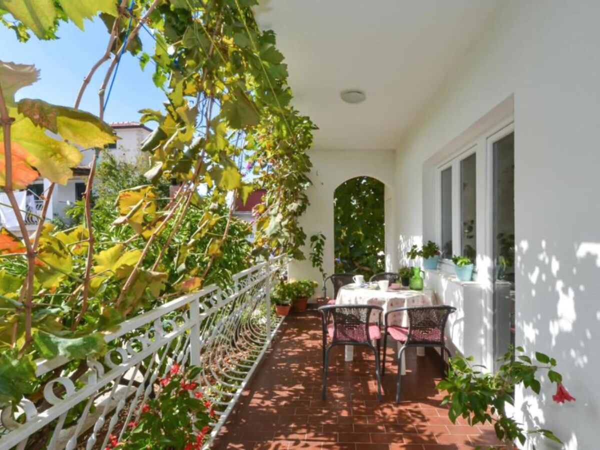 Apartment Apartments Nina - Two Bedroom Apartment with Balcony A3 - Outdoor photo 2
